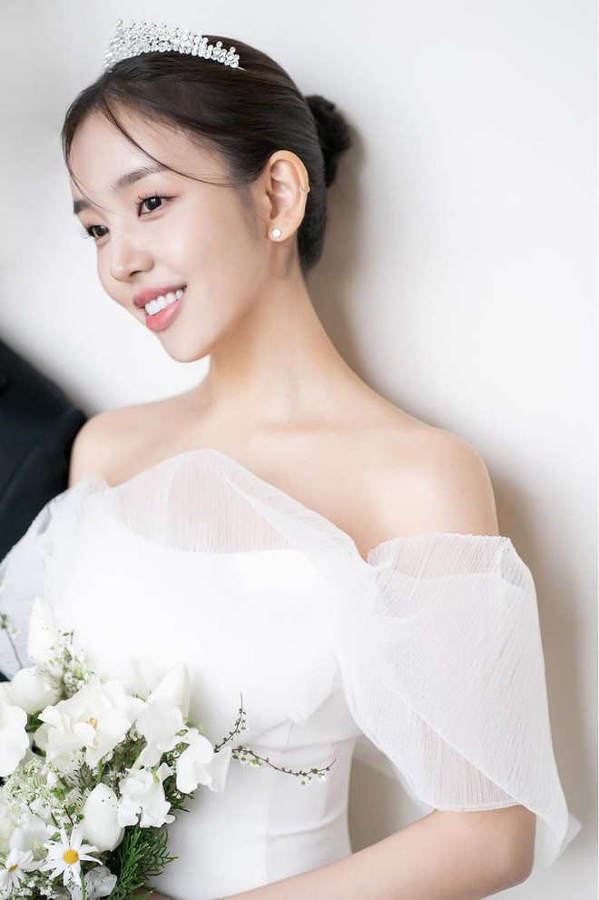 Đám cưới nữ ca sĩ nhà JYP: Wonder Girls hội ngộ 2PM - 2AM, cô dâu hát bài hit gây sốt - Ảnh 6.