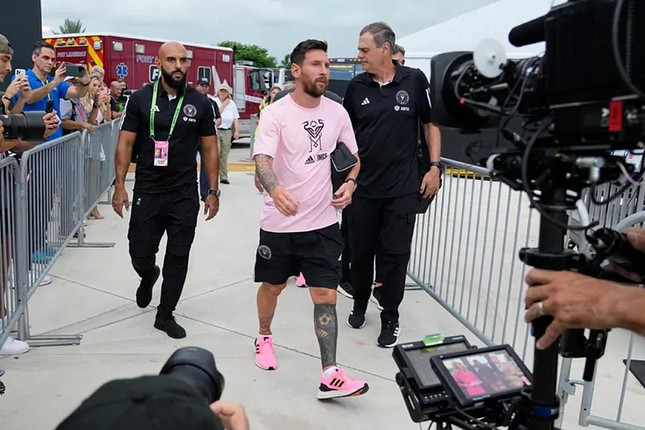 Messi bị đau ở gót chân, Inter Miami toát mồ hôi