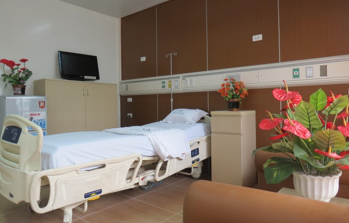 Bệnh viện Bạch Mai dự kiến tăng hơn 4 lần giá khám bệnh - Ảnh 2.