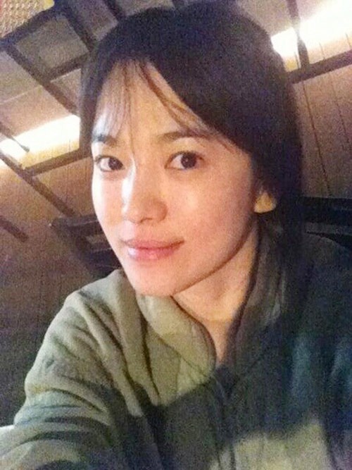 Có ai như Song Hye Kyo: Để mặt mộc lộ nếp nhăn, đại mỹ nhân không thèm sợ lão hoá - Ảnh 5.
