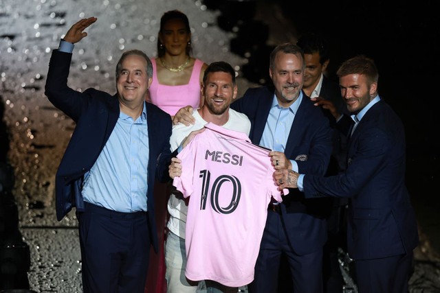 30 ngày như mơ của Messi tại CLB Inter Miami: Trở thành chân sút số 3 lịch sử, lọt vào trận chung kết đáng nhớ - Ảnh 1.