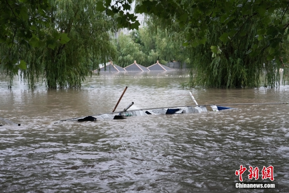 Bắc Kinh (Trung Quốc) đón lượng mưa lớn nhất trong 140 năm