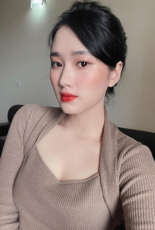 Ảnh đời thực quyến rũ của c&ocirc; n&agrave;ng tiểu tam phim L&agrave;ng trong phố - Ảnh 15.