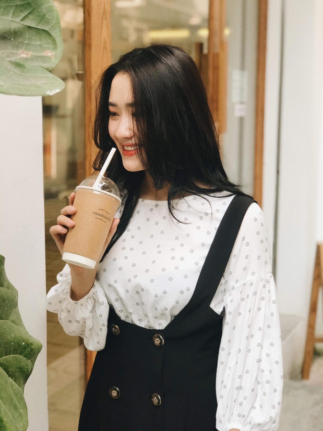 Ảnh đời thực quyến rũ của c&ocirc; n&agrave;ng tiểu tam phim L&agrave;ng trong phố - Ảnh 20.