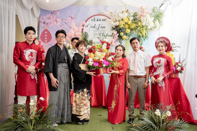 Đám cưới cặp đôi Việt - Nhật: Nhà chồng quẩy cực sung, chú rể đẹp trai như tài tử - Ảnh 5.