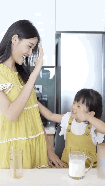 Trương Mỹ Nhân mang thai lần 2 sau khi đăng ký kết hôn với bạn trai kém tuổi? - Ảnh 4.