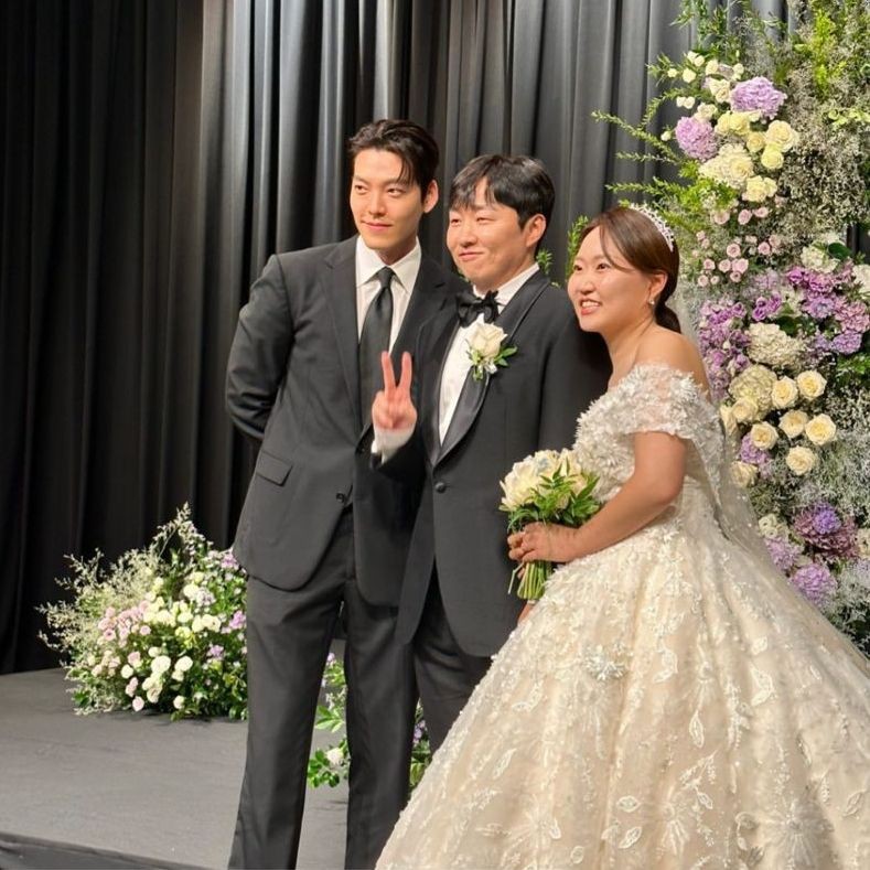 Khoảnh khắc Kim Woo Bin đắm đuối nhìn trộm Shin Min Ah tại 1 hôn lễ bỗng gây sốt mạng xã hội - Ảnh 6.