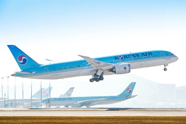 Korean Air kiểm tra c&acirc;n nặng của kh&aacute;ch trước khi bay - Ảnh 1.
