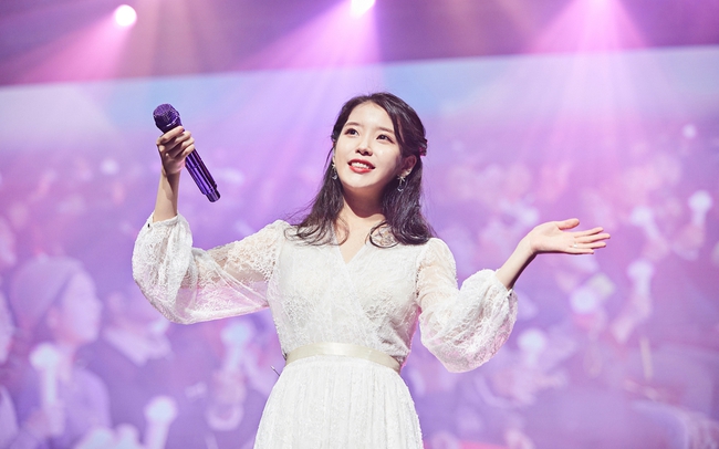 IU chiều lòng fan, không tăng giá vé concert - Ảnh 1.