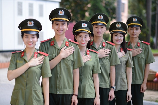 NÓNG: Toàn cảnh điểm chuẩn các trường Công an năm 2023 - Ảnh 1.