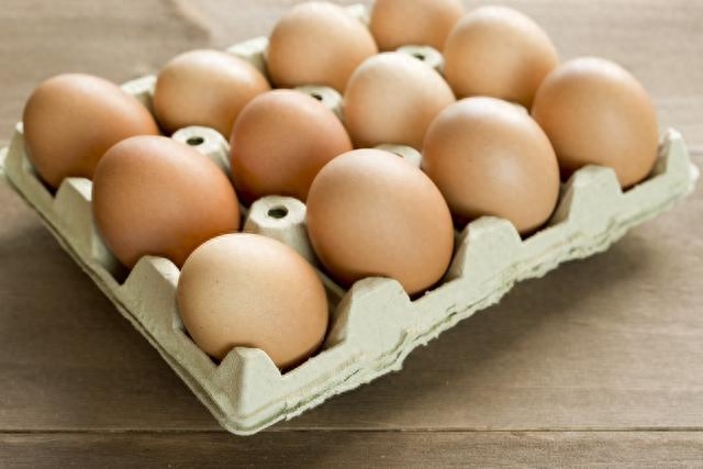 Con gà ban đầu đẻ 5 quả trứng/tuần, sau 1 tháng đẻ bao nhiêu quả?: Ứng viên IQ cao đưa đáp án, được nhận luôn - Ảnh 2.