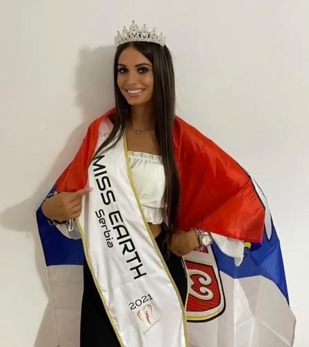 Hoa hậu Serbia gia nhập hội WAGs xinh đẹp Chelsea - Ảnh 5.