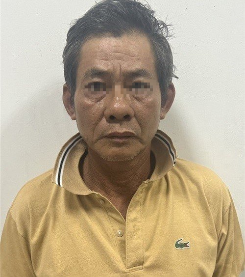 Sang ph&ograve;ng trọ của g&atilde; đ&agrave;n &ocirc;ng h&agrave;ng x&oacute;m chơi, b&eacute; g&aacute;i bị x&acirc;m hại - Ảnh 1.