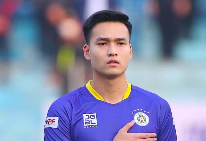 Bùi Hoàng Việt Anh được giao nhiệm vụ thực hiện cú sút penalty