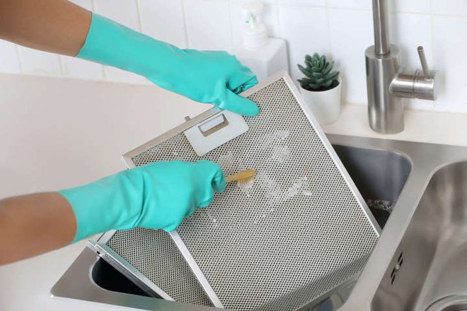 Kiểm tra vật dụng ngày nào cũng dùng trong bếp sau gần 10 năm, gia chủ choáng váng với tình trạng hiện tại - Ảnh 4.