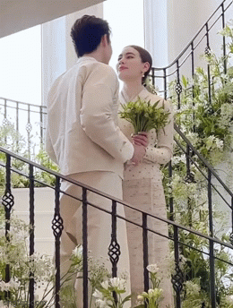 Khoảnh khắc cực hot trong lễ đính hôn của Mark Prin - Kimmy: Chú rể và cô dâu ngọt ngào như phim, hé lộ không gian tổ ấm triệu USD - Ảnh 6.