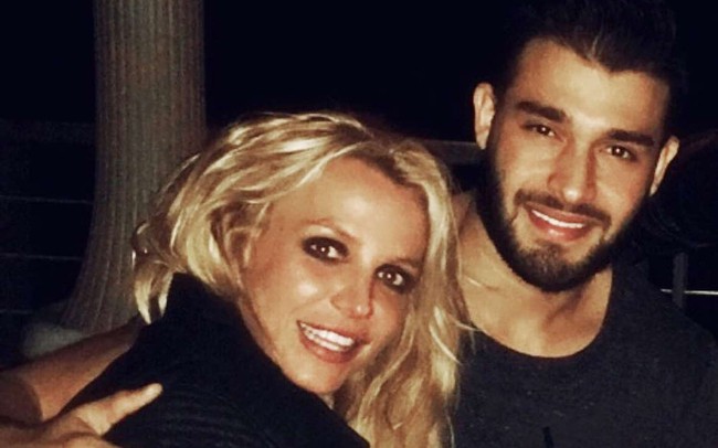 Britney Spears từng vỡ đầu khi tranh cãi với chồng cũ - Ảnh 2.