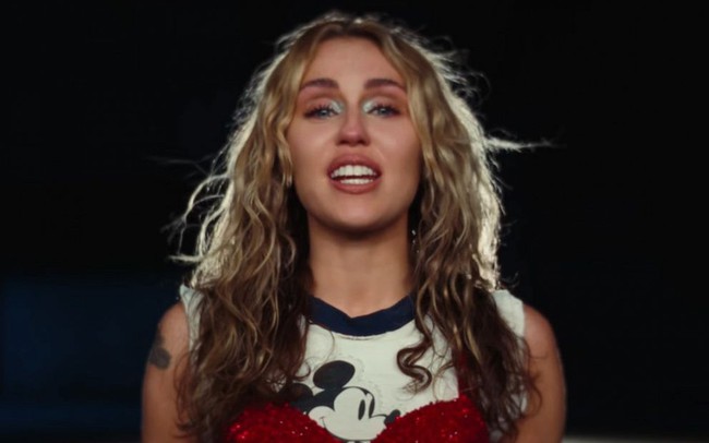 Miley Cyrus tự hào vì quá khứ hoang dại - Ảnh 1.
