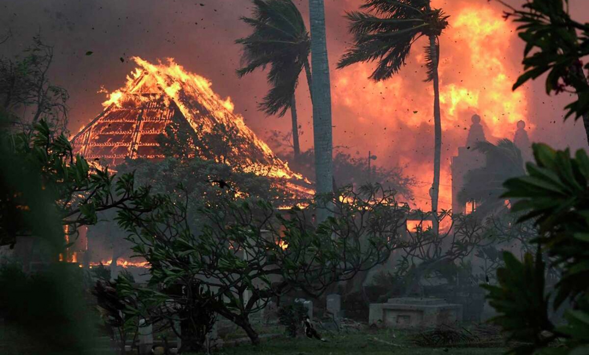 Lệnh sơ tán do cháy rừng ở Hawaii dỡ bỏ, 388 người vẫn mất tích