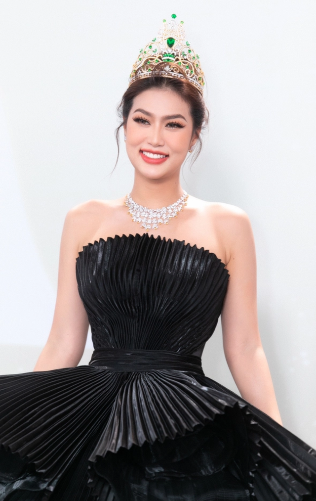 Cô gái đáng thương nhất đêm Chung kết Miss Grand Vietnam: Nghe nhầm tên lọt Top 20, ngậm ngùi quay về chỗ cũ - Ảnh 3.