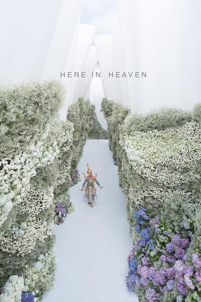 Choáng ngợp trước đám tang xa xỉ của tài phiệt siêu giàu Thái Lan: Phủ kín hoa tươi như khu vườn thiên đàng - Ảnh 4.