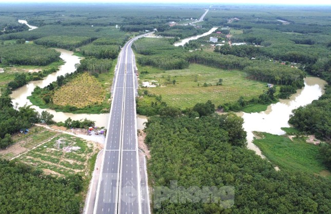 Cầu đường nghìn tỷ nối Bình Dương, Tây Ninh thông xe chưa lâu đã xuống cấp - Ảnh 1.