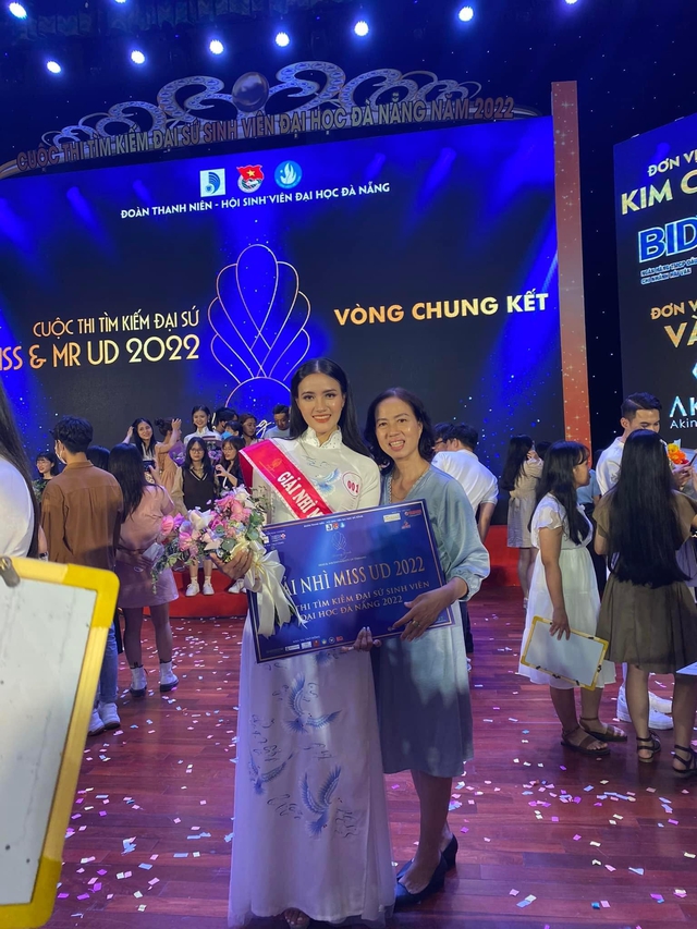 Ảnh hiếm thời đi học của top 3 Miss Grand Việt Nam: Ai cũng xinh đẹp, nhan sắc Á hậu 1 gây chú ý! - Ảnh 15.