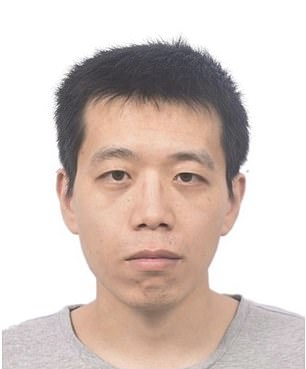 Khoảnh khắc c&aacute;c sinh vi&ecirc;n sợ h&atilde;i nhảy khỏi cửa sổ trốn tho&aacute;t kẻ tấn c&ocirc;ng trong vụ xả s&uacute;ng tại Mỹ - Ảnh 1.
