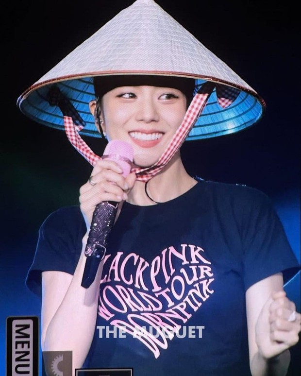 Jisoo vừa diễn Born Pink Hà Nội đã công khai hẹn hò, fanchant lửa hận thù được fan Việt gửi ngay đến đàng trai! - Ảnh 4.