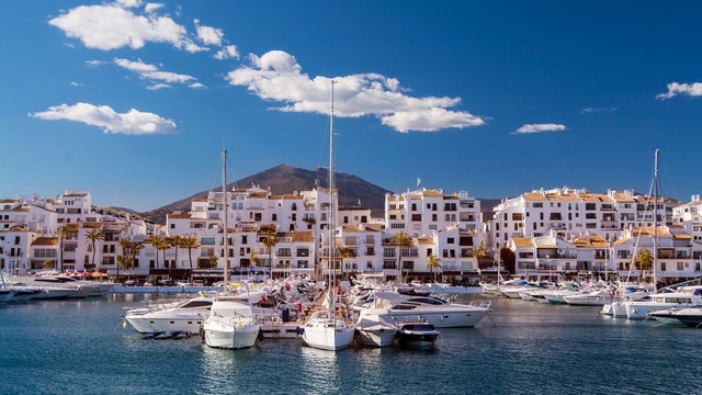 Thành phố Tây Ban Nha nổi bật giữa Địa Trung Hải - Ảnh 2.