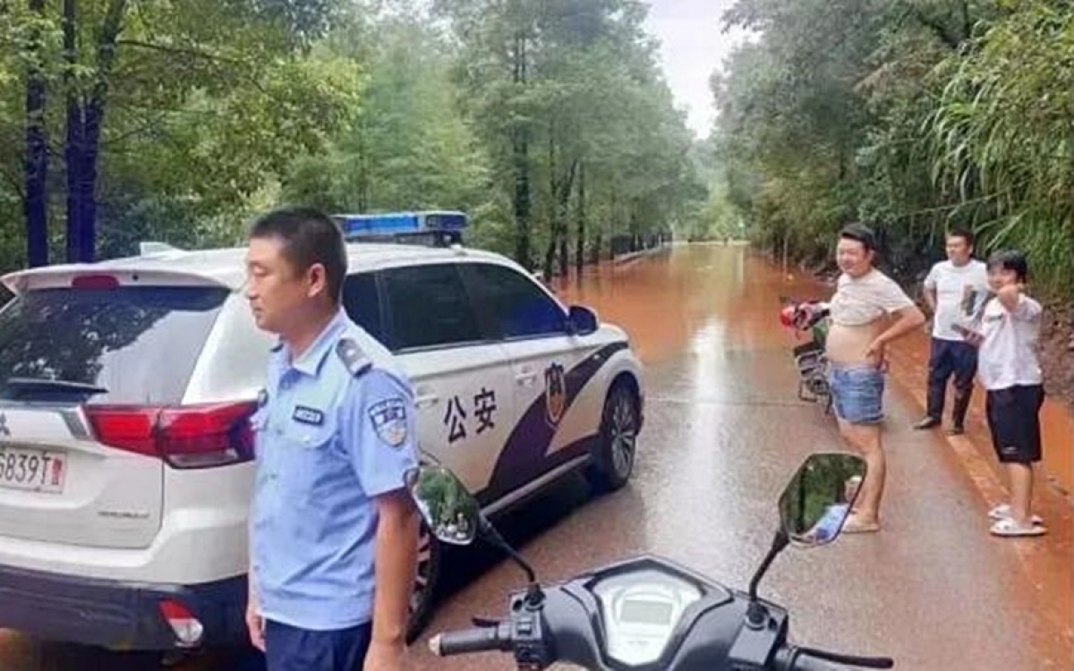 Trung Quốc nâng cảnh báo bão cho Sao La lên gần mức cao nhất