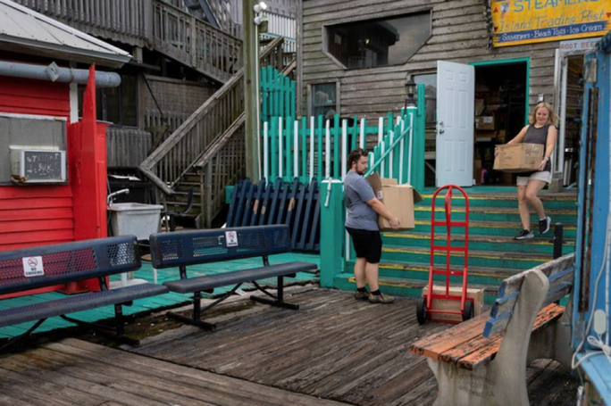 Siêu Trăng xanh kết hợp bão Idalia, bang Florida hứng 'Thủy triều vua” cực kỳ nguy hiểm