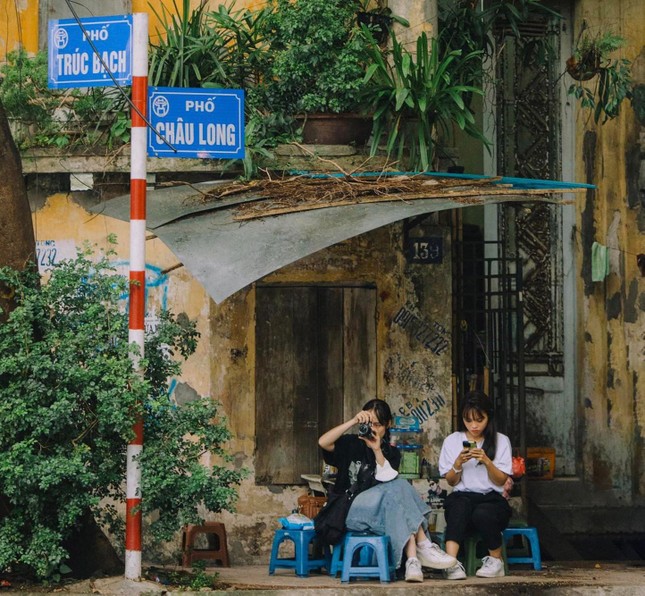 Những góc trà đá bình dị, chụp ảnh đẹp triệu view ở Hà Nội thu hút giới trẻ - Ảnh 5.
