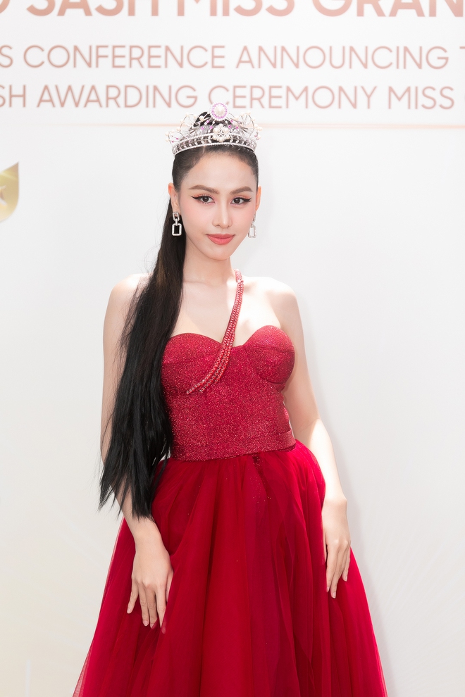 Vũ trụ mỹ nhân đổ bộ Miss Grand Vietnam: Thiên Ân - Thùy Tiên đọ sắc căng đét, Phương Nhi gợi cảm nổi bật - Ảnh 13.
