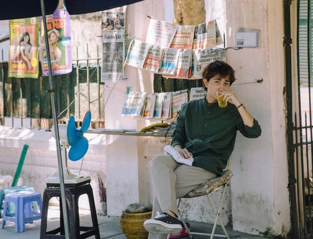 Những góc trà đá bình dị, chụp ảnh đẹp triệu view ở Hà Nội thu hút giới trẻ - Ảnh 1.