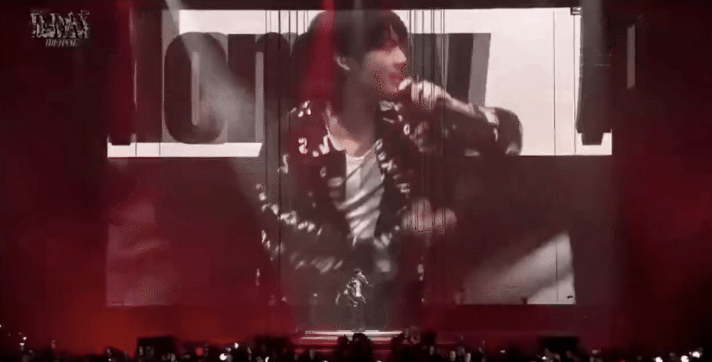 Jung Kook bất ngờ xuất hiện, diễn live Seven “cực cháy” trong concert của Suga dù đang bị ốm - Ảnh 5.
