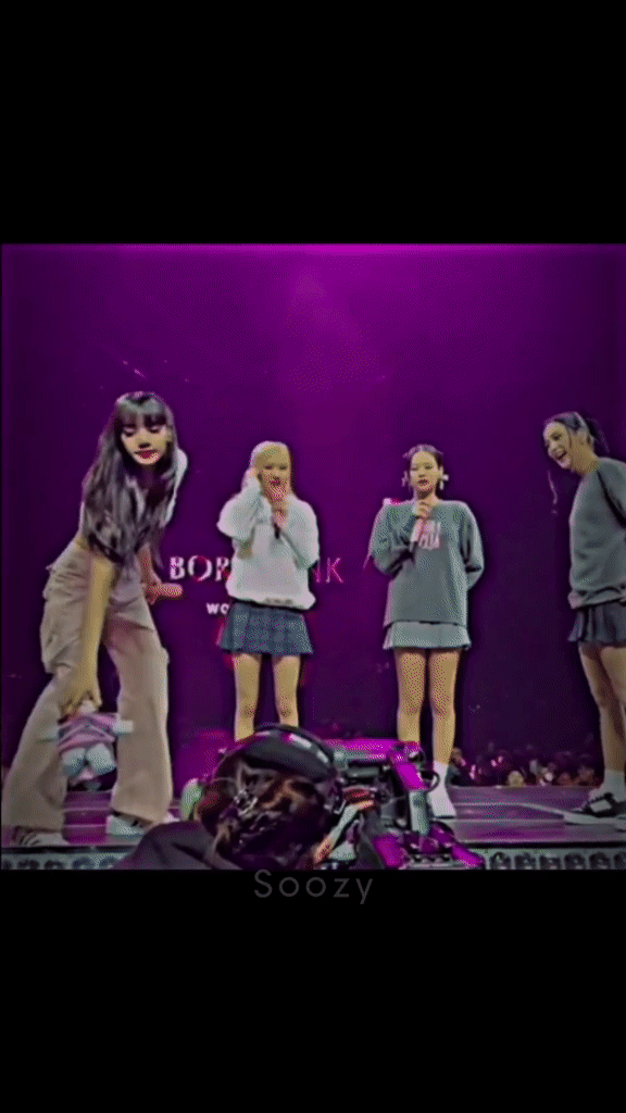 Kh&ocirc;ng phải kh&aacute;n giả, nh&acirc;n vi&ecirc;n concert l&agrave; người n&eacute;m gấu b&ocirc;ng l&ecirc;n s&acirc;n khấu khiến Lisa (BLACKPINK) c&oacute; phản ứng? - Ảnh 4.