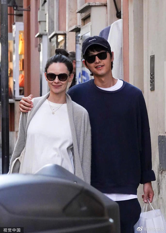 Fan choáng trước độ đầu tư của vợ chồng Song Joong Ki cho quý tử đầu lòng - Ảnh 2.