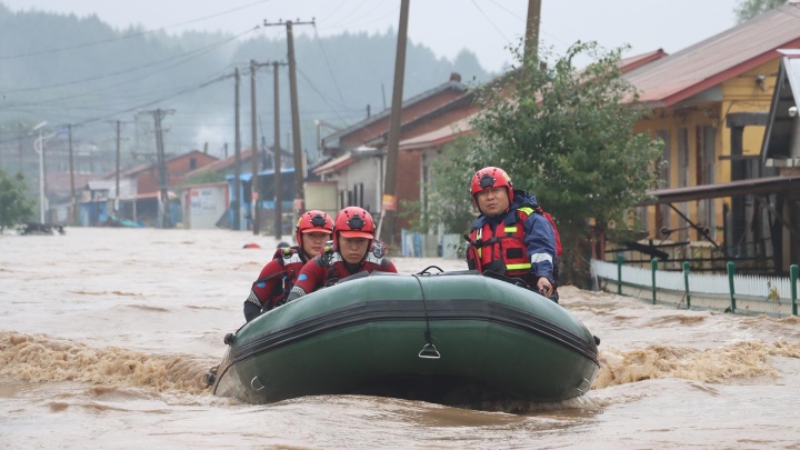 Lũ lụt và bão tàn phá vùng đông bắc Trung Quốc