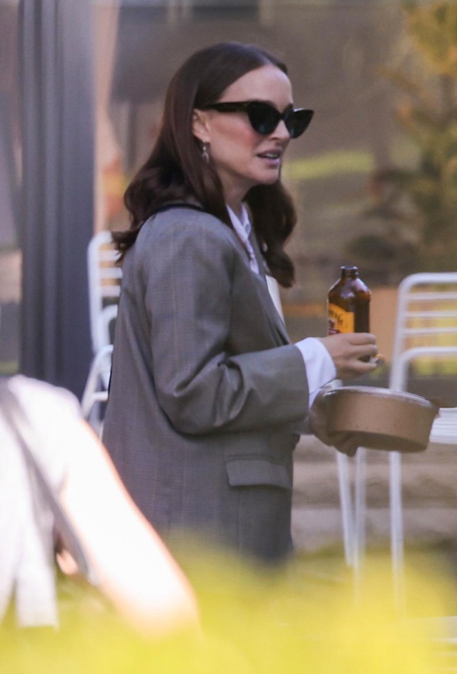 Natalie Portman đ&atilde; th&aacute;o nhẫn cưới - Ảnh 5.