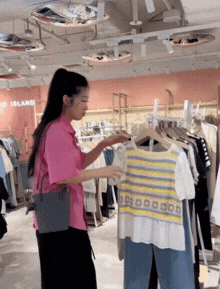 Cứ tưởng H&agrave;n Quốc l&agrave; thi&ecirc;n đường thời trang vừa rẻ vừa đẹp, c&ocirc; g&aacute;i h&agrave;o hứng shopping rồi nhận c&aacute;i kết kh&ocirc;ng như mơ - Ảnh 2.