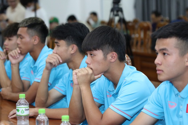HLV Hoàng Anh Tuấn tiết lộ áp lực khi dẫn dắt U23 Việt Nam tham dự U23 Đông Nam Á 2023 - Ảnh 3.