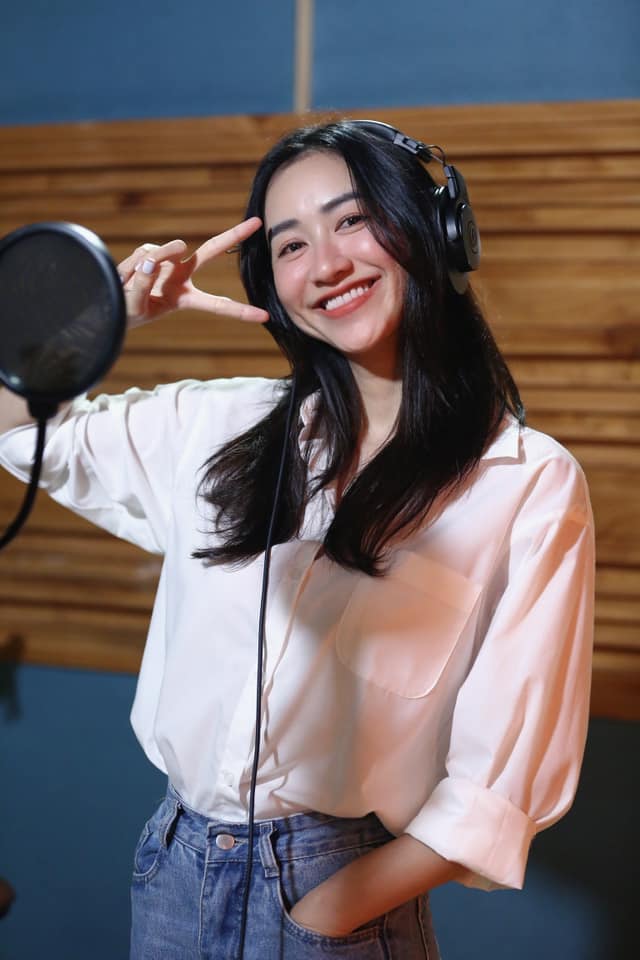 Con g&aacute;i MC Quyền Linh chung khung h&igrave;nh 1 n&agrave;ng hậu Vbiz, m&agrave;n so k&egrave; nhan sắc thế n&agrave;o? - Ảnh 7.
