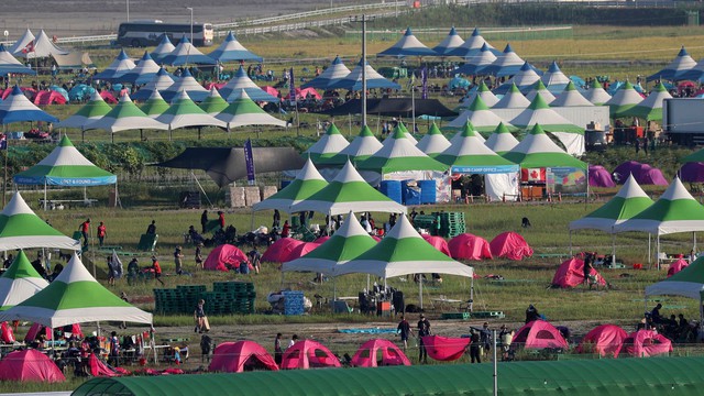 Hàn Quốc sơ tán hàng nghìn người tham dự trại hướng đạo thế giới trước bão Khanun - Ảnh 2.