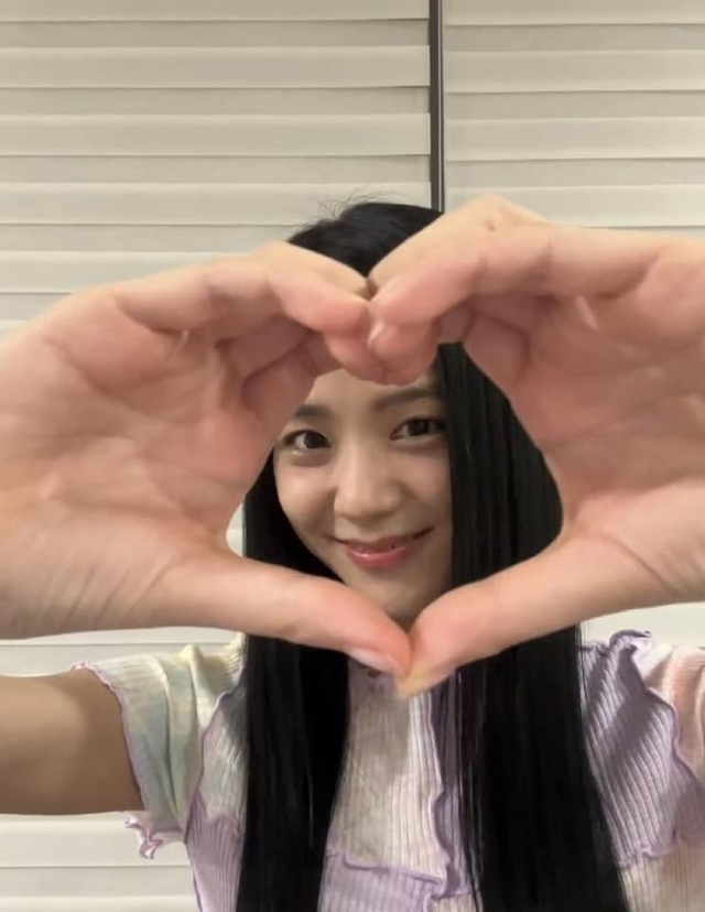 Jisoo đăng tâm thư kỷ niệm 7 năm debut của BLACKPINK, chỉ một câu đủ khẳng định nhóm đã tái ký hợp đồng với YG! - Ảnh 4. Jisoo đăng tâm thư kỷ niệm 7 năm debut của BLACKPINK, chỉ một câu đủ khẳng định nhóm đã tái ký hợp đồng với YG! - Ảnh 4.
