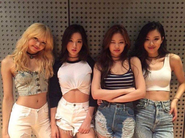 Ảnh pre-debut chưa từng công bố của BLACKPINK: Thần thái chuẩn hot girl cháy phố, diện đồ đơn giản vẫn khoe được dáng đẹp - Ảnh 2.