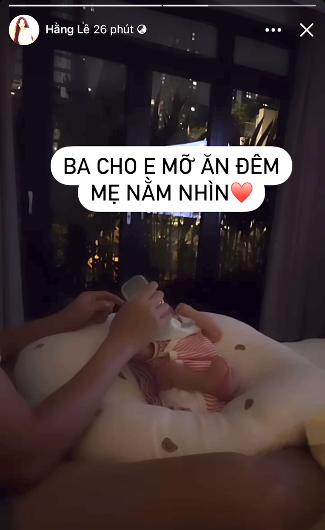 Ông xã Minh Hằng gia nhập hội bố bỉm sữa, thành thạo việc cho con ăn vào giữa đêm - Ảnh 2.