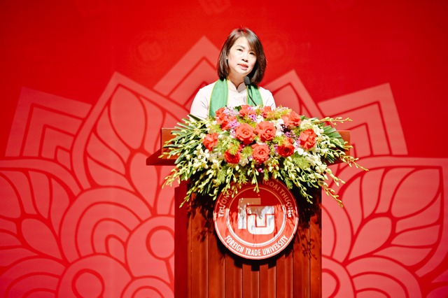 Toàn cảnh lễ trao bằng tốt nghiệp tại trường ĐH được mệnh danh Harvard Việt Nam của gần 1.800 sinh viên - Ảnh 3.