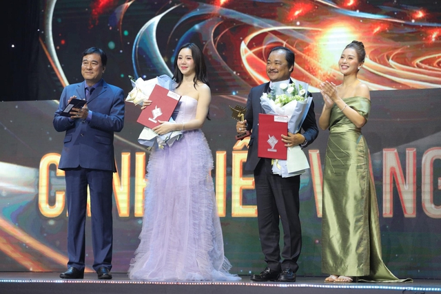 Năm 2018, Khả Ngân là mỹ nhân cưới chồng nhiều nhất showbiz Việt