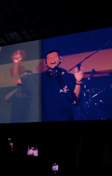 Lần đầu diễn chung s&acirc;n khấu hậu chia tay: tlinh kh&oacute;c đến lạc giọng, MCK anh đ&atilde; ổn hơn - Ảnh 6.